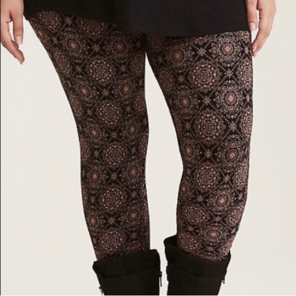 Torrid legging black and pink 2X